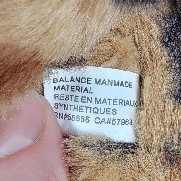 BP. Mae Faux Fur Criss-Cross Slippers in Leopard, Size L - Picture 12 of 13